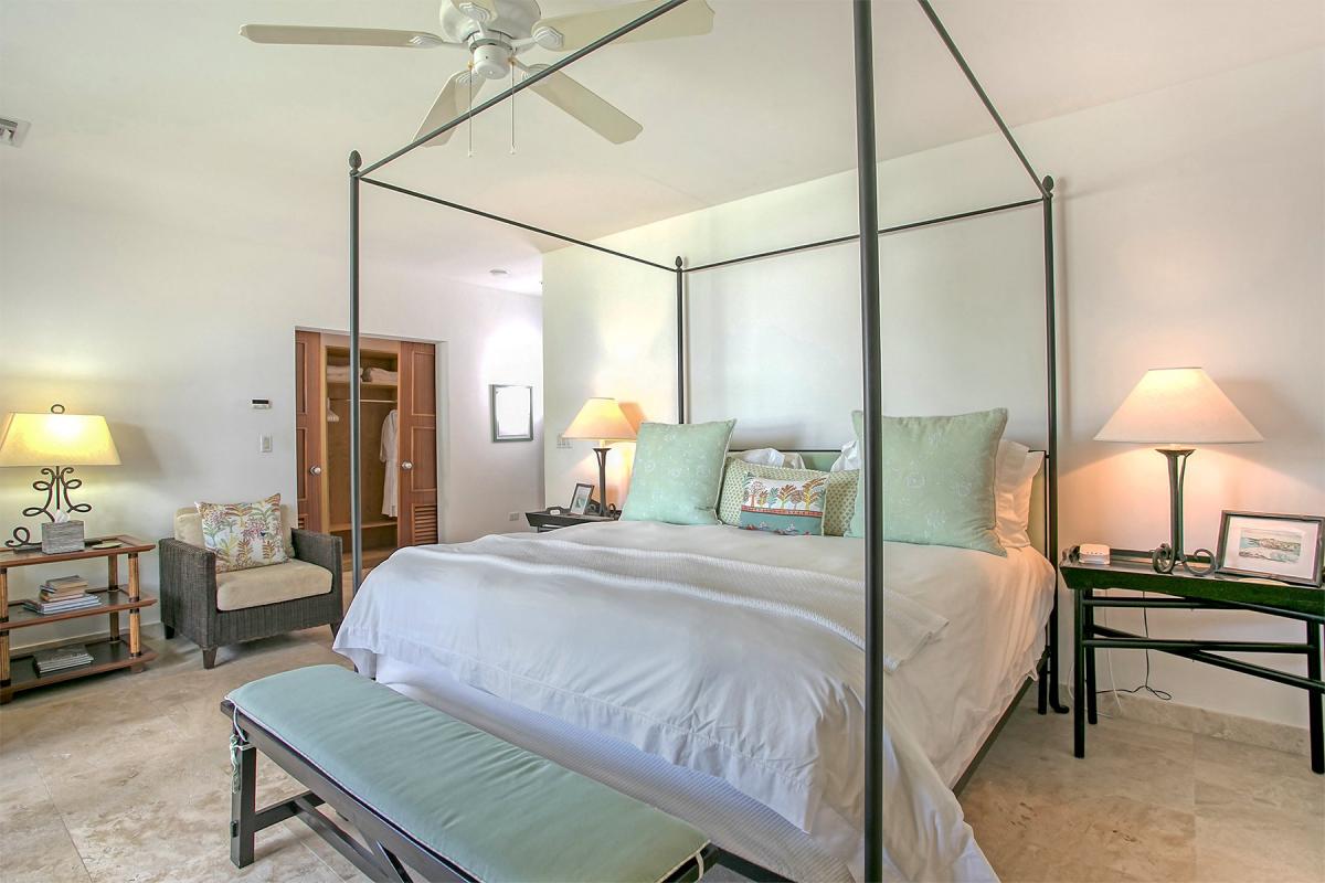 Villa Rental St Martin - Bedroom 2 with double beds